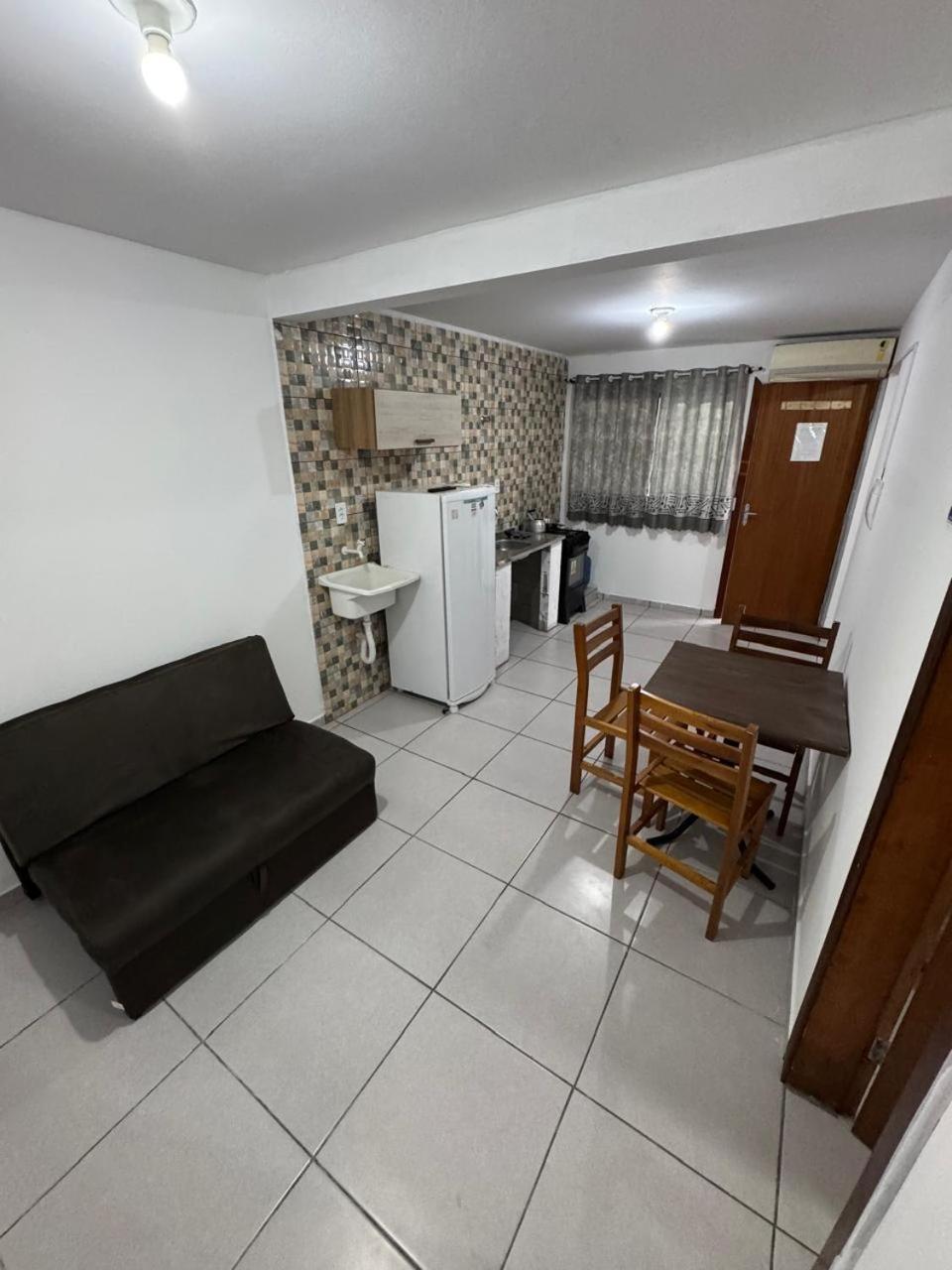 Kitnets No Campeche A 500 Metros Do Mar Appartement Florianópolis Buitenkant foto